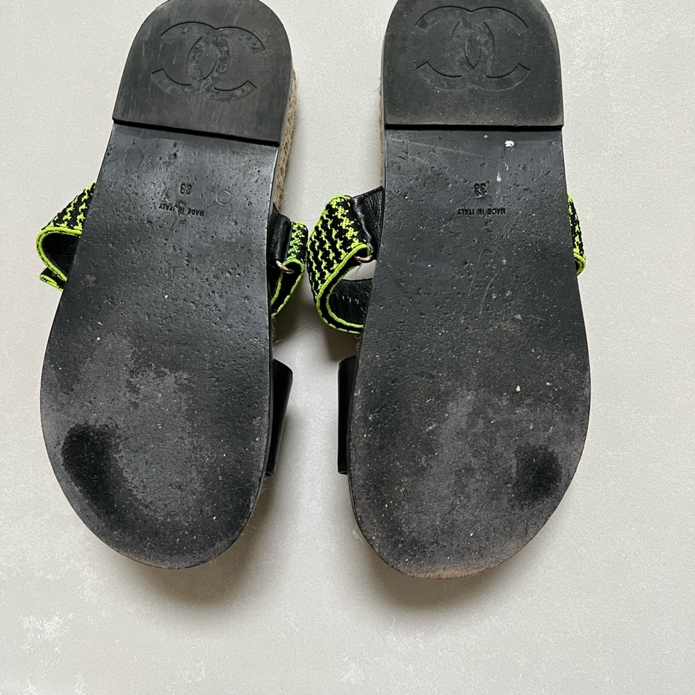 CHANEL Green Tweed Sandals - Picture 2 of 4